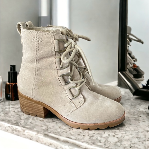 Sorel Shoes - Sorel Boots Women's 6.5 Cate Lace Up Suede
Cream Booties